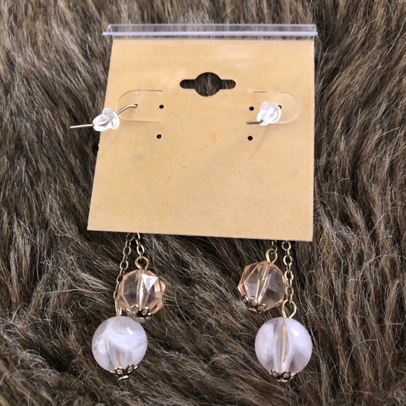 Vintage repurpose glass bead dangle earrings - Picture 4 of 4